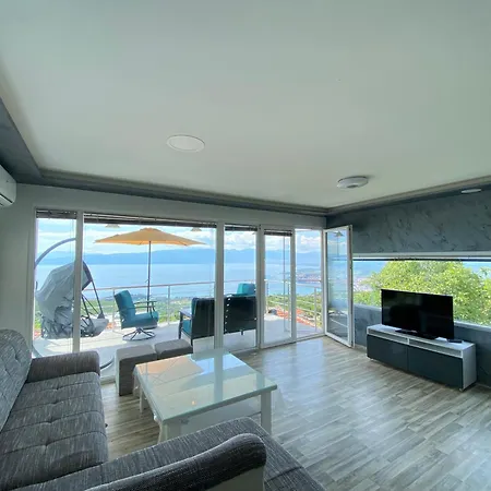 Vakantiehuis Panorama House Ii Velestovo